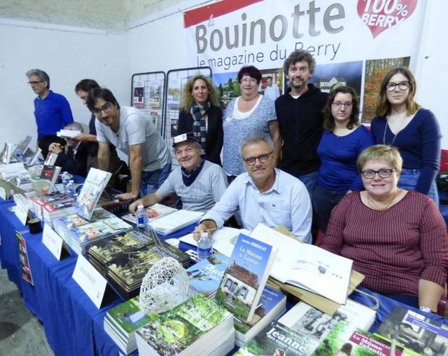 LE PONT-CHRETIEN-CHABENET PLUMES BERRY - 1